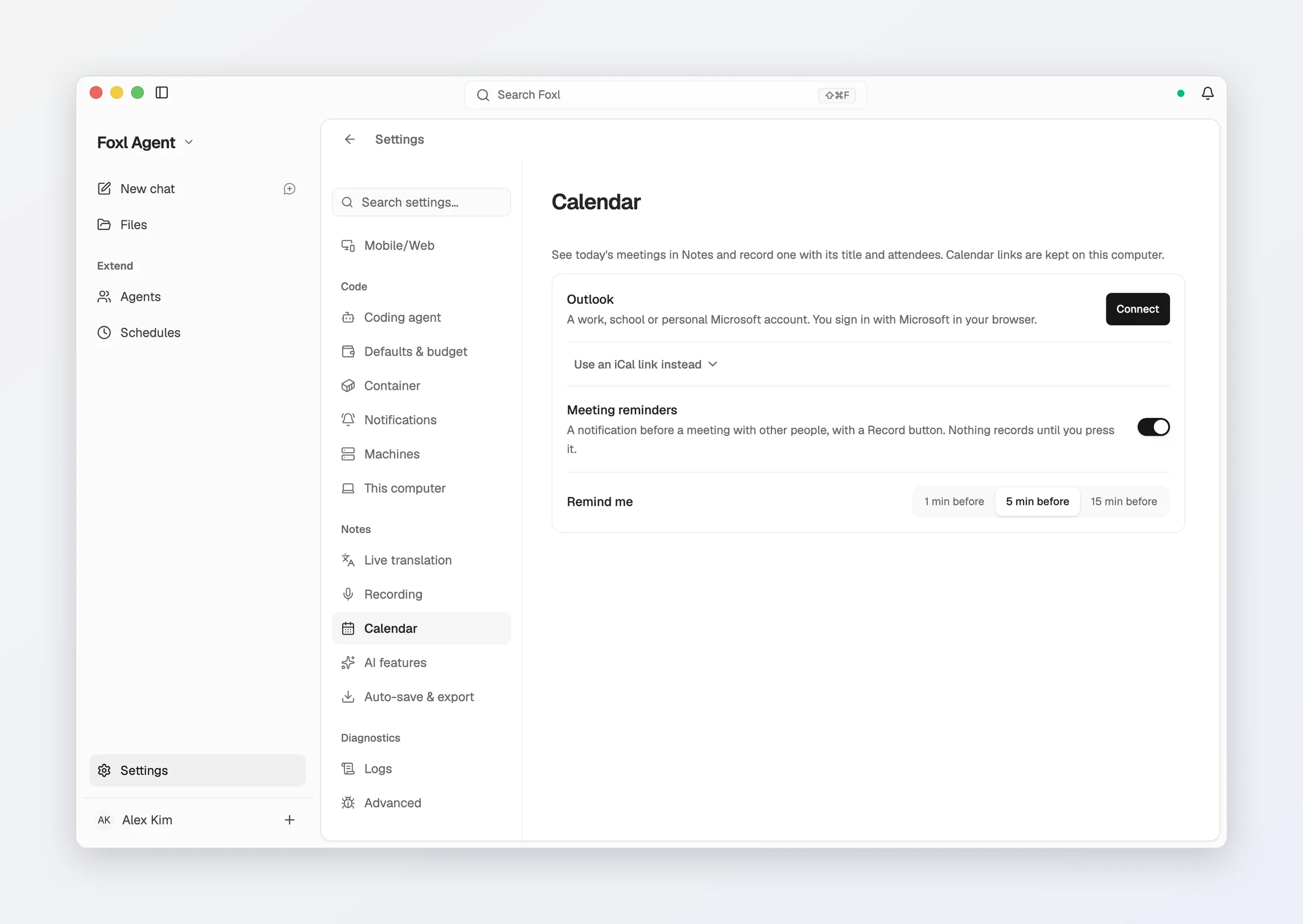 Settings > Notes > Calendar: Outlook with a Connect button and Use an iCal link instead, and Meeting reminders on, 5 min before.