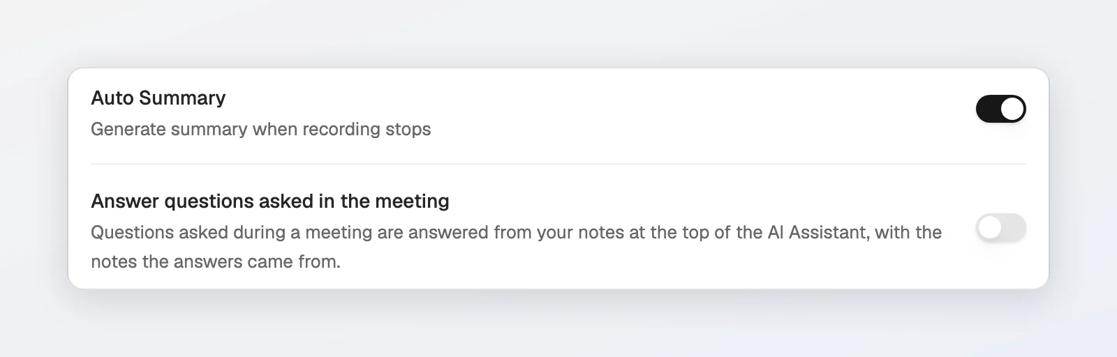 Settings > Notes > AI features: Auto Summary switched on, and below it Answer questions asked in the meeting, switched off, which answers questions asked during a meeting from your notes at the top of the AI Assistant.