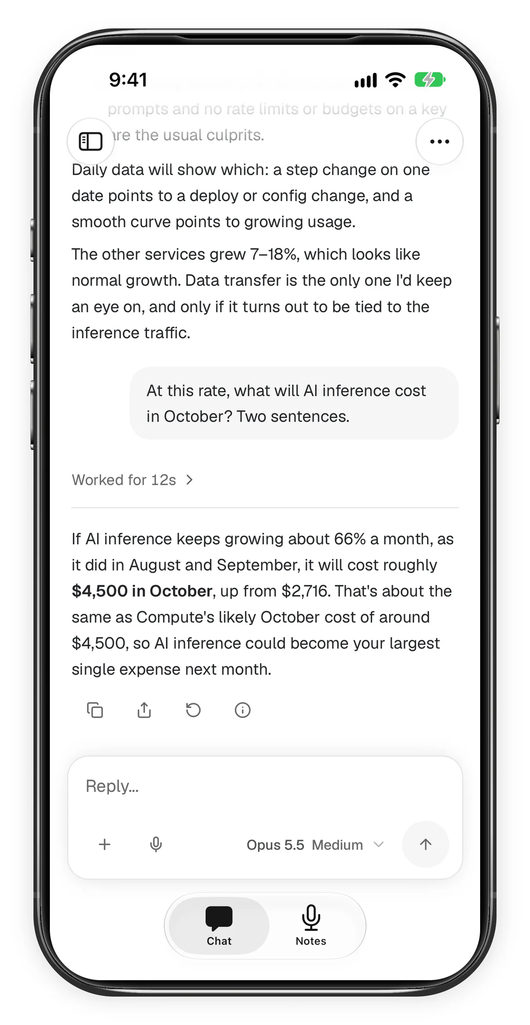 تطبيق Foxl على iPhone يتابع محادثة تعمل على جهاز الكمبيوتر.